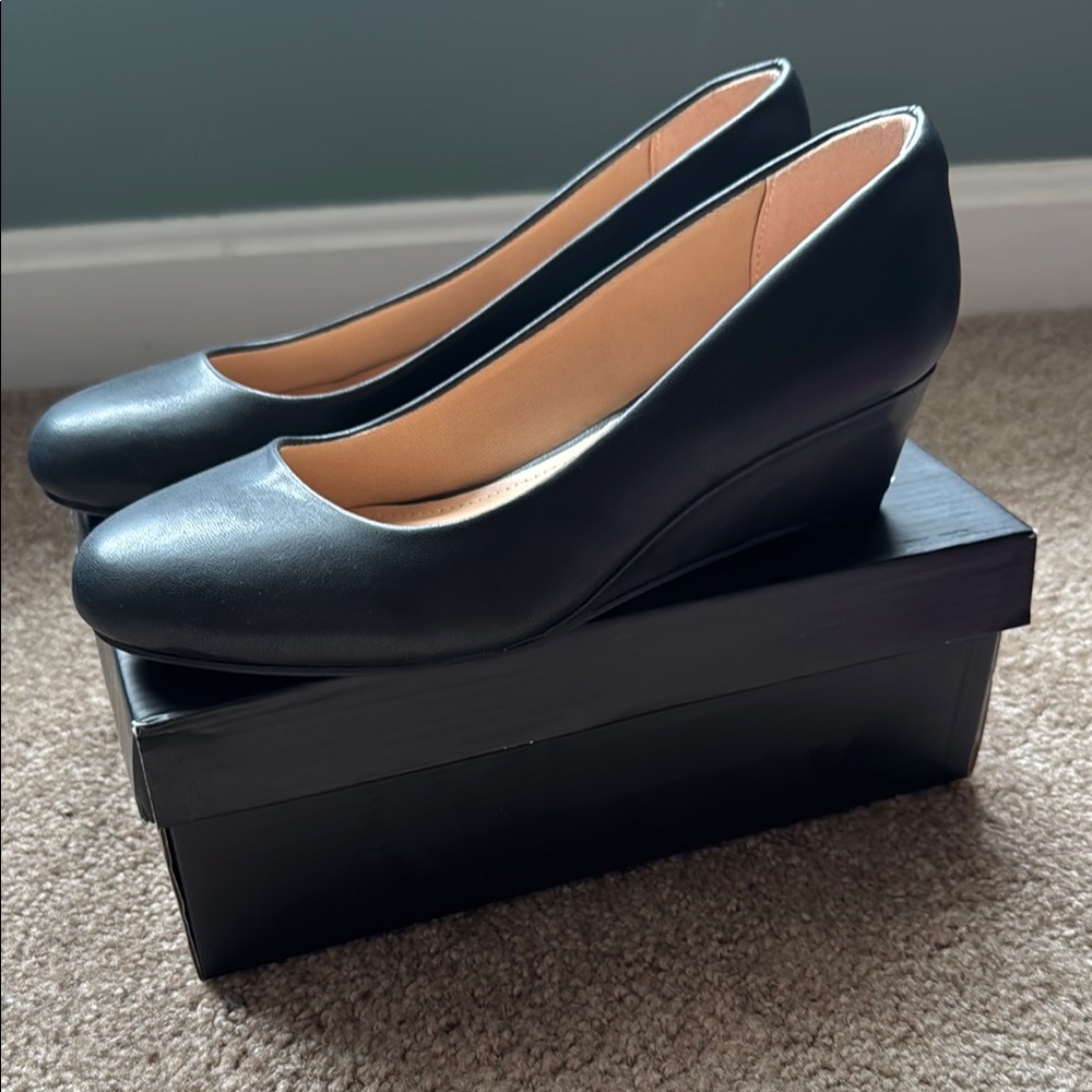 Mysoft Women's Black Wedge Shoes